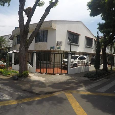 Casa Hotel Flor Del Valle Cali Luaran gambar