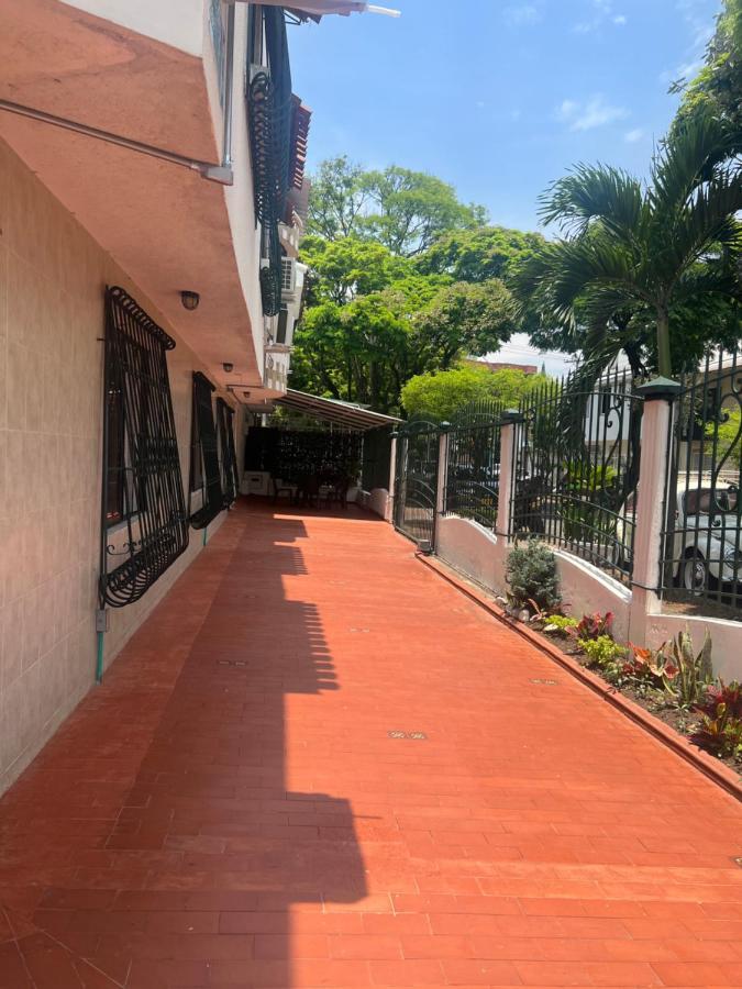 Casa Hotel Flor Del Valle Cali Luaran gambar